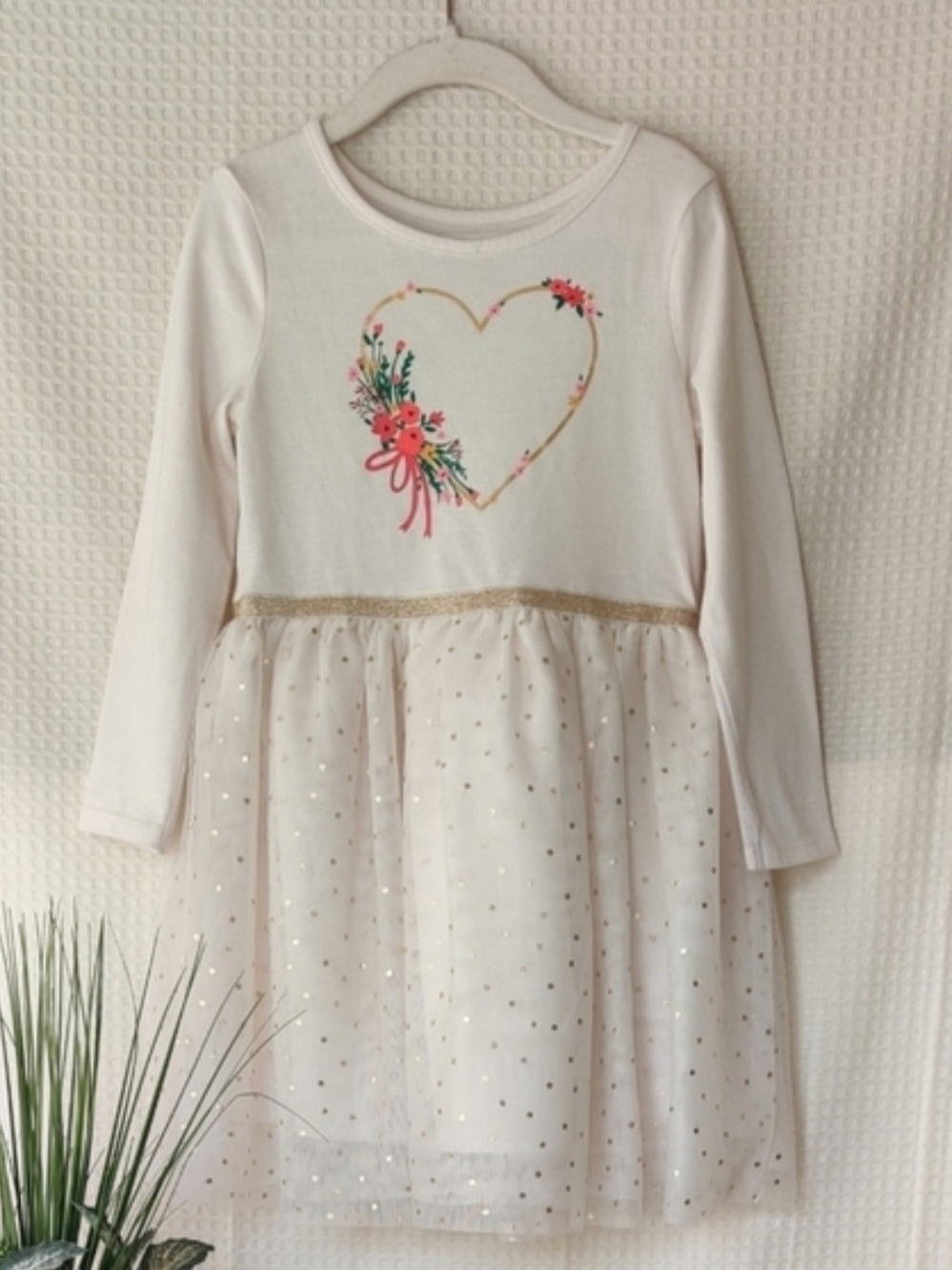 Cat & Jack Girls Ivory long sleeve Mesh Skirt w/ gold polka dots Size 5T